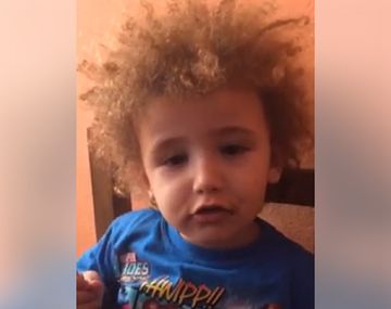 Pura ternura: un nene pide que le corten el pelo porque le dicen Valderrama