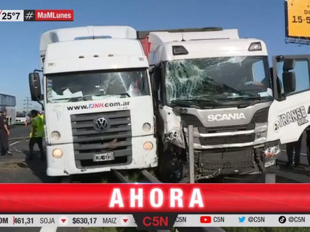 Choque fatal entre dos camiones en la Panamericana