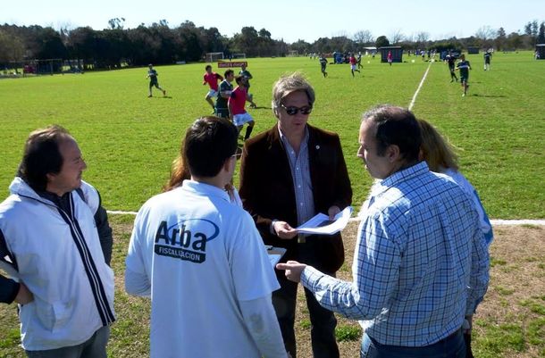 Operativo Pelota Manchada: ARBA realizó controles en canchas de fútbol para alquilar