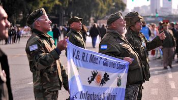 ajuste para veteranos de malvinas: cancelan el desfile del 2 de abril por su alto costo