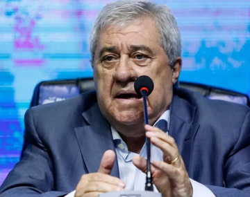 Escándalo: Ameal dice que Boca puede quebrar si acepta el contrato de Rossi