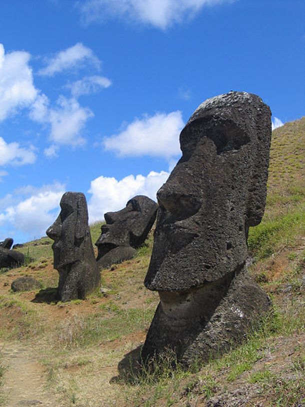 450px-Moai_Rano_raraku