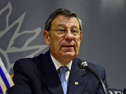 en uruguay descartan aplicar la clausula democratica a venezuela que pedira macri en uruguay descartan aplicar la clausula democratica a venezuela que pedira macri