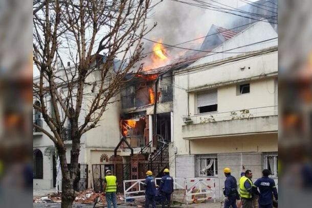 Explotó una casa en Flores: hay dos heridos