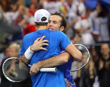 República Checa ganó el dobles y acaricia la Copa Davis