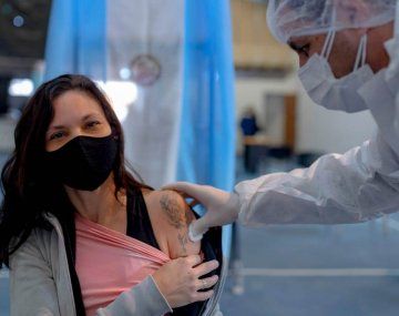 Argentina alcanzó el 60% de los mayores de 20 años vacunados al menos con una dosis
