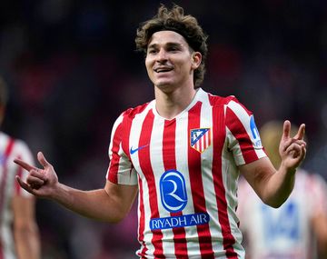 Julián Álvarez brilló con un hat-trick en el triunfo 3-2 del Atlético Madrid ante Rayo Vallecano