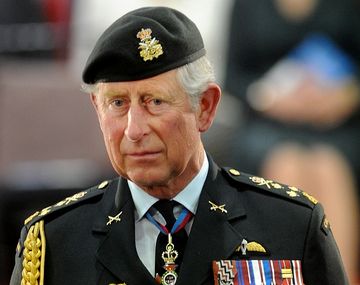 El príncipe Carlos estará presente en la coronación de Máxima