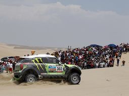 el dakar 2013 corre su tercera etapa: pisco - nazca el dakar 2013 corre su tercera etapa: pisco - nazca