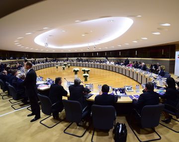 Argentina reclama control a los fondos buitre