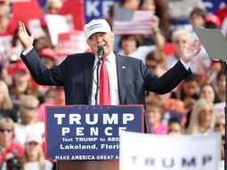 Trump está más complicado por cuatro testimonios de mujeres que lo acusan de abuso sexual Trump está más complicado por cuatro testimonios de mujeres que lo acusan de abuso sexual