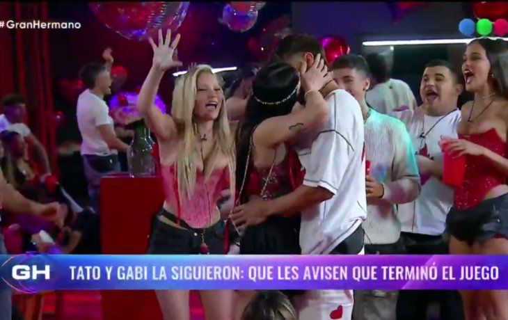 El fogoso beso que Tato y Gabriela se dieron en Gran Hermano