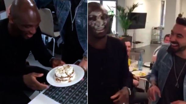 Lavezzi en estado puro: le dio un tortazo a un compañero del PSG