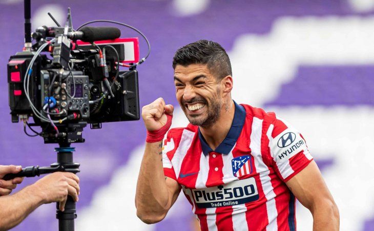 Luis Suárez llorando en una videollamada tras salir campeón