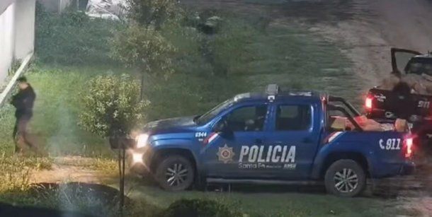 Detuvieron a un policía acusado de robar mercadería de un camión que volcó