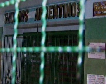 Asisten a padres y alumnos del jardín de la maestra abusadora