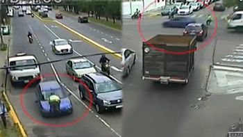 Una mujer atropelló a un agente para evitar un control. Una mujer atropelló a un agente para evitar un control.