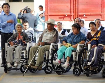 El Gobierno dejó de dar remedios, prótesis e insumos a discapacitados