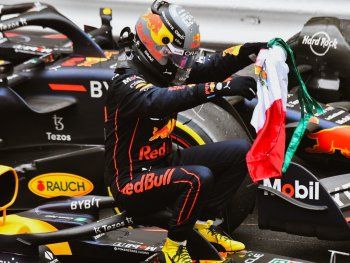 El comentario de Checo Pérez sobre Franco Colapinto en plena carrera: Difícil de pasar