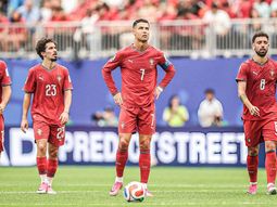 Con Cristiano a la cabeza, Portugal busca los octavos en Toronto. Con Cristiano a la cabeza, Portugal busca los octavos en Toronto.