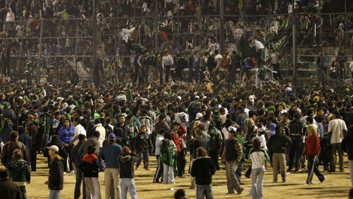 San Martín de San Juan consiguió el ascenso en un final bochornoso