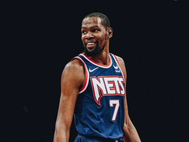 Kevin Durant presiona al dueño de Brooklyn Nets para seguir jugando en la franquicia.