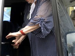 hebe de bonafini: si nos quieren llevar presas, no les tenemos miedo a estos hijos de mil p... hebe de bonafini: si nos quieren llevar presas, no les tenemos miedo a estos hijos de mil p...