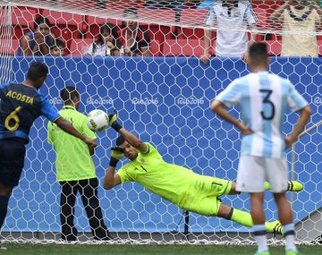 Lo hizo y lo salvó: Rulli le da vida a la Selección ante Honduras