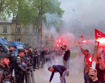 Francia: agredieron a un familiar de Macron en medio de las protestas