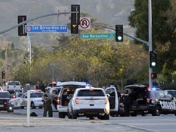 La Policía cerró la zona del colegio en San Bernardino La Policía cerró la zona del colegio en San Bernardino
