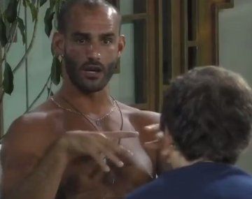 La polémica anécdota de Maxi: ¿le robó la clave del celular y fotos hot a una chica?