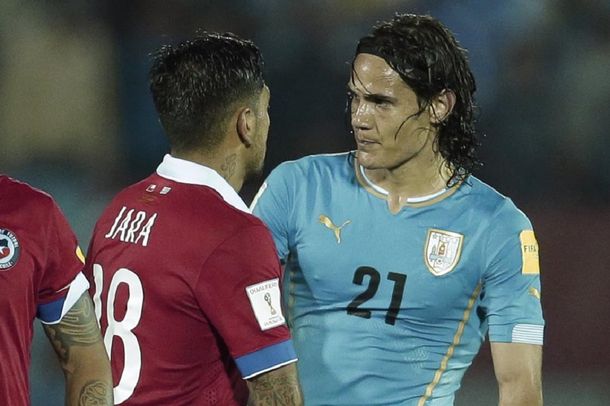 Cavani contó qué le dijo Jara cuando terminó el partido entre Uruguay y Chile