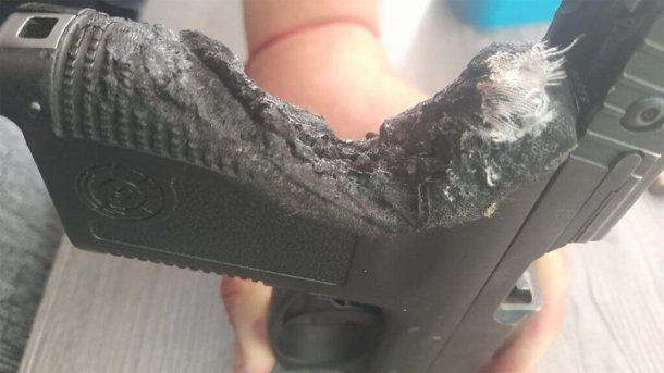 Mendoza: un policía escondió su arma en un horno y se le derritió mientras cocinaba