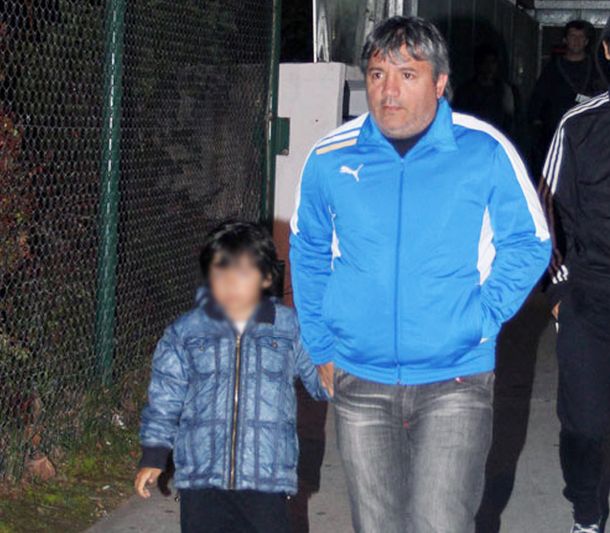 Me parece raro que Tevez no esté, dijo el papa de Agüero