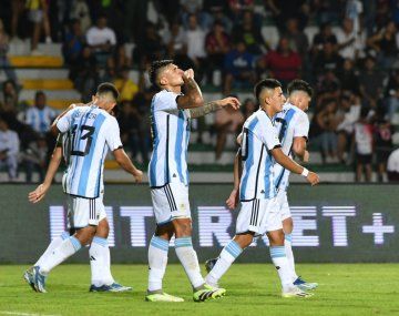 Argentina igualó 3-3 con Uruguay y logró el primer puesto de su grupo