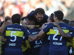 Los jugadores de Boca festejan, en el Monumental, la victoria en el Superclásico por 4 a 2, ante River. Los jugadores de Boca festejan, en el Monumental, la victoria en el Superclásico por 4 a 2, ante River.