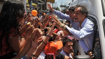 convocan a concentrarse en plazas de todo el pais en respaldo a scioli convocan a concentrarse en plazas de todo el pais en respaldo a scioli