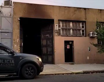El depósito que se incendió está ubicado en la calle Quintino Bocayuva al 1400