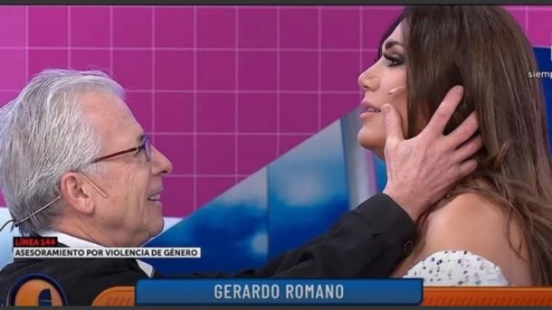 Gerardo Romano le dio un beso a Flor de la V para recrear la escena por la que fue acusado de abuso