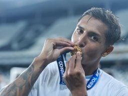 una sensible baja para costas en racing: almendra se va a jugar a mexico una sensible baja para costas en racing: almendra se va a jugar a mexico