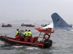 Ya son seis los muertos por el naufragio en Corea del Sur