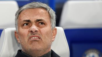 por los malos resultados, echaron a mourinho del chelsea por los malos resultados, echaron a mourinho del chelsea