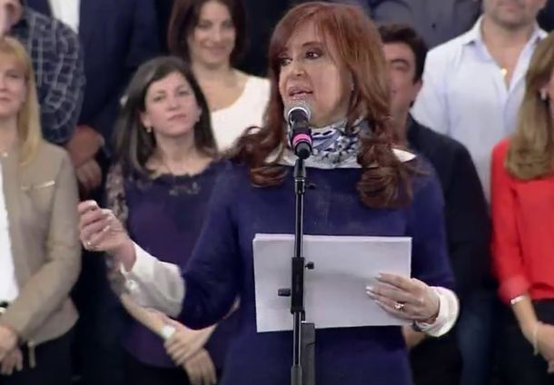 Cristina Kirchner relanzó la campaña electoral en La Plata