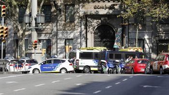 El operativo policial en Barcelona luego de que una camioneta matara a, al menos, 13 personas