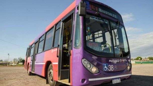 Mendoza: pasajero le disparó balas de goma a un colectivero por un tapabocas