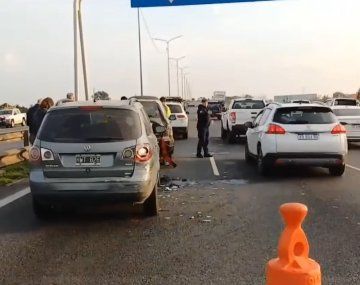 Impresionante choque múltiple en el Camino del Buen Ayre: hay 5 vehículos involucrados