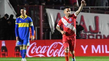 argentinos vencio 2-0 a boca en la paternal y es el puntero del campeonato argentinos vencio 2-0 a boca en la paternal y es el puntero del campeonato