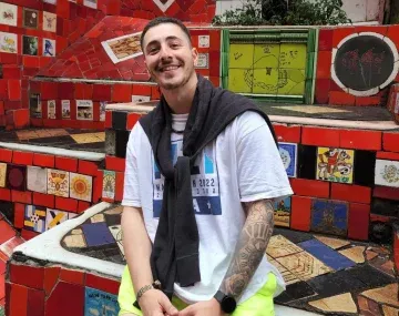 Los antecedentes con las mujeres del joven que se viralizó porque una chica lo dejó por un guitarrista