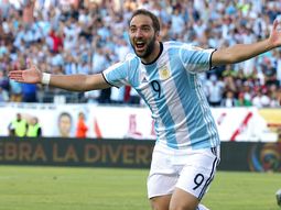 Gonzalo Higuaín, con la camiseta de la Selección Argentina. Gonzalo Higuaín, con la camiseta de la Selección Argentina.