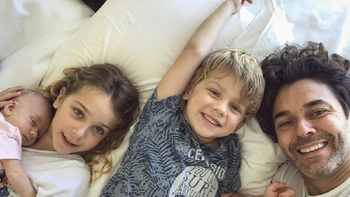 Tierna foto de Mariano Martínez con sus hijos Tierna foto de Mariano Martínez con sus hijos